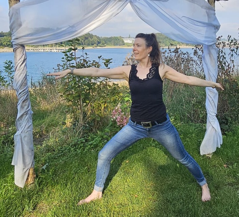 Ashtanga Yoga Pose am See